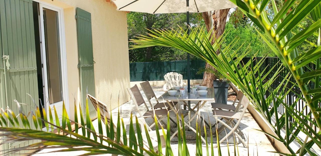 Une Maison En Provence Pierrevert Exterior foto